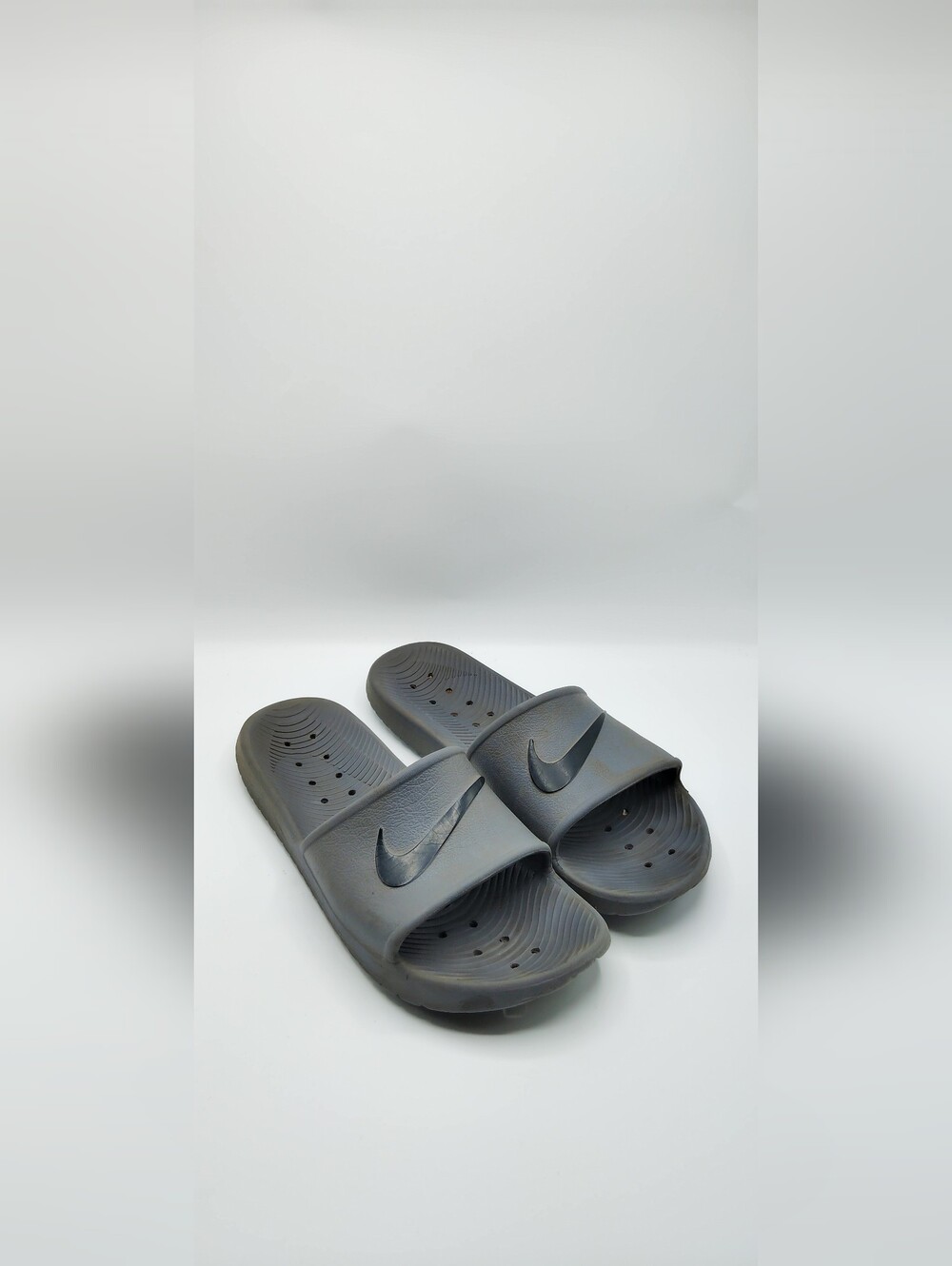 Nike Men’s Charcoal Gray Slide Sandals